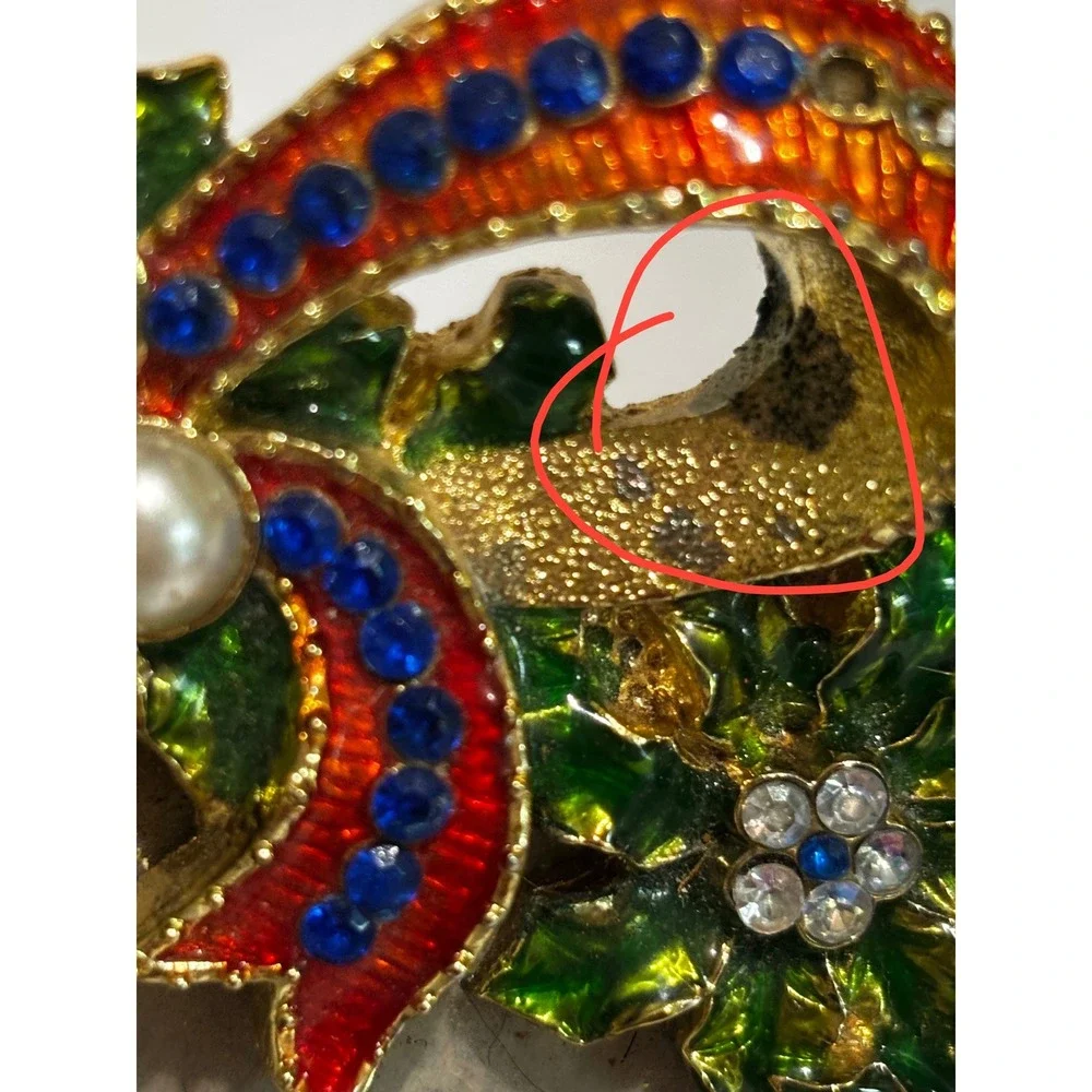 Christmas Wreath Picture Frame Enameled Rhinestone Pearl Holly Gold Tone 4.5in